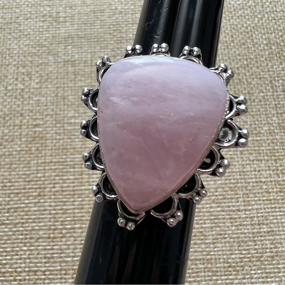 New Rose Quartz Crystal Stone Silver Overlay Ring Size 7.25 - Picture 1 of 7